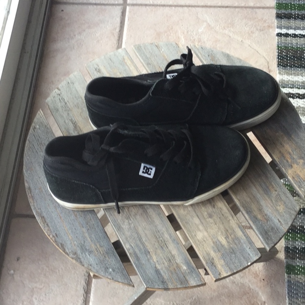 DC skater shoes .